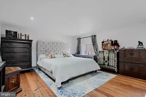 Bedroom - 2500 Pickwick Rd, Baltimore, MD 21207 photo 6 of 8