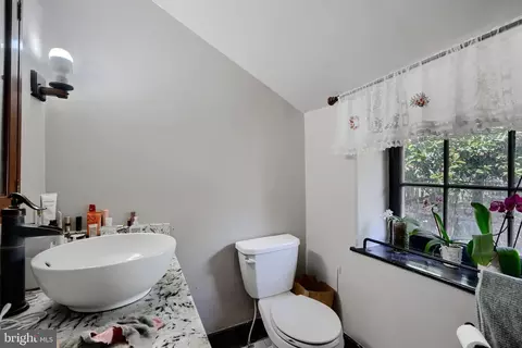 Bath - 2500 Pickwick Rd, Baltimore, MD 21207 photo 2 of 5