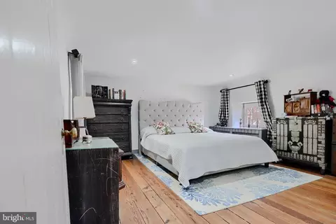 Bedroom - 2500 Pickwick Rd, Baltimore, MD 21207 photo 5 of 8