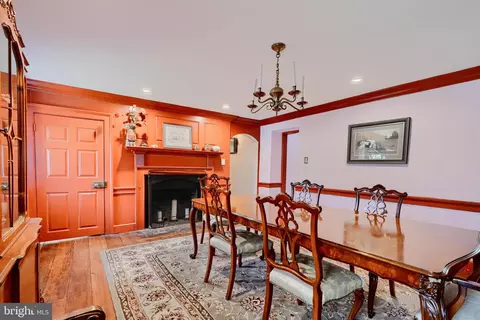 Dining - 2500 Pickwick Rd, Baltimore, MD 21207 photo 4 of 5