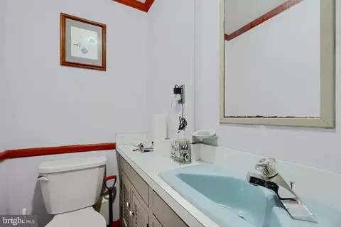 Bath - 2500 Pickwick Rd, Baltimore, MD 21207 photo 1 of 5