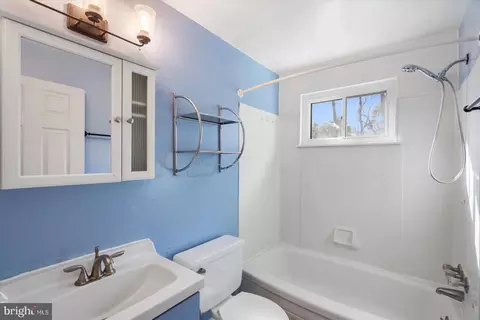 4863 Melbourne Rd, Baltimore, MD 21229 photo 23