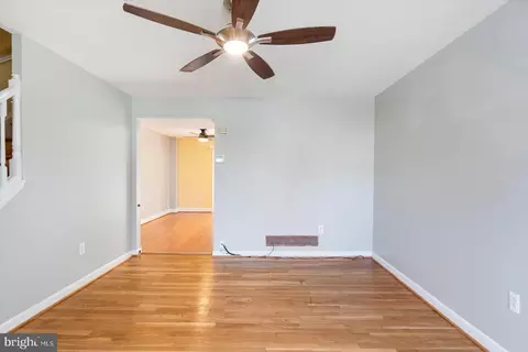 4863 Melbourne Rd, Baltimore, MD 21229 photo 6