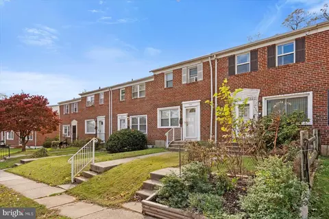 4863 Melbourne Rd, Baltimore, MD 21229 photo 2