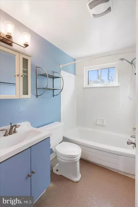 4863 Melbourne Rd, Baltimore, MD 21229 photo 24