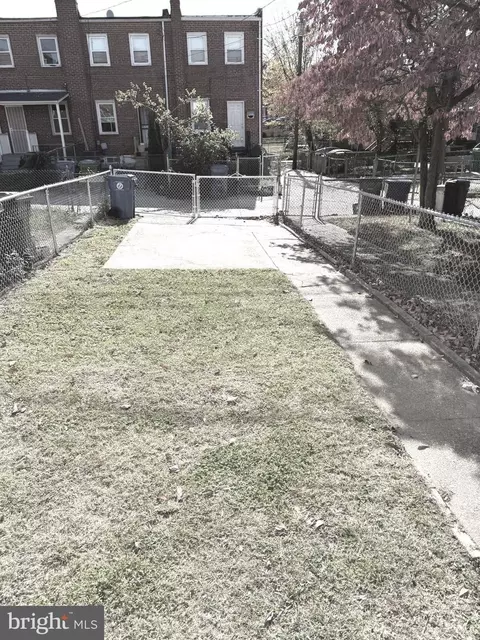 Exterior - 815 E Cold Spring Ln, Baltimore, MD 21212 photo 5 of 6