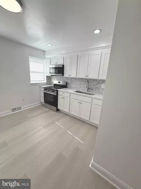 Kitchen - 815 E Cold Spring Ln, Baltimore, MD 21212 photo 3 of 5