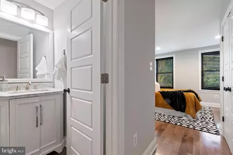 Entry Way - 229 S Wolfe St, Baltimore, MD 21231 photo 4 of 7