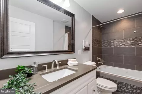 Bath - 229 S Wolfe St, Baltimore, MD 21231 photo 3 of 3