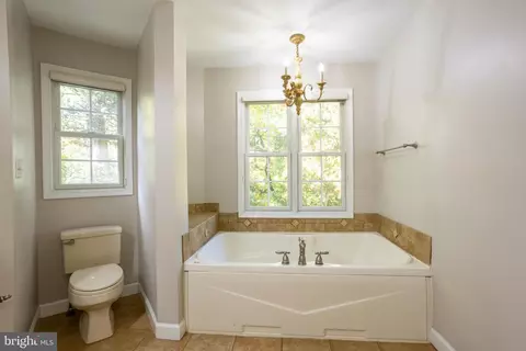 Bath - 3306 Labyrinth Rd, Baltimore, MD 21215 photo 5 of 9