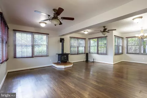 Living - 3306 Labyrinth Rd, Baltimore, MD 21215 photo 6 of 13