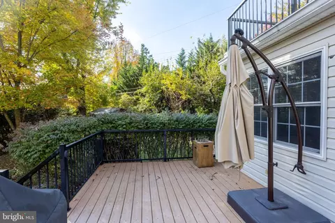 Exterior - 3306 Labyrinth Rd, Baltimore, MD 21215 photo 5 of 7