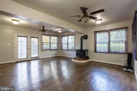 Living - 3306 Labyrinth Rd, Baltimore, MD 21215 photo 7 of 13