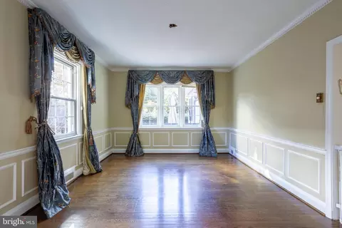 Living - 3306 Labyrinth Rd, Baltimore, MD 21215 photo 4 of 13
