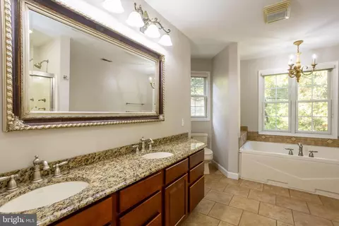 Bath - 3306 Labyrinth Rd, Baltimore, MD 21215 photo 4 of 9