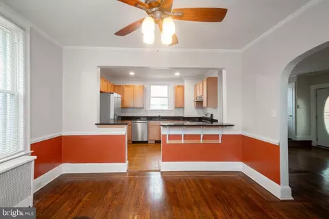 Entry Way - 3312 Glen Ave, Baltimore, MD 21215 photo 2 of 3