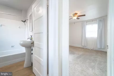 Entry Way - 3312 Glen Ave, Baltimore, MD 21215 photo 3 of 3