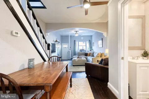 Entry Way - 3903 Hudson St, Baltimore, MD 21224 photo 3 of 8