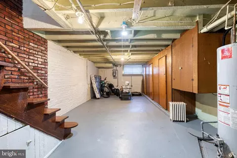 Entry Way - 3903 Hudson St, Baltimore, MD 21224 photo 7 of 8