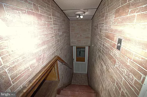 Entry Way - 520 Tolna St, Baltimore, MD 21224 photo 2 of 2