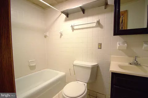 Bath - 520 Tolna St, Baltimore, MD 21224 photo 2 of 2