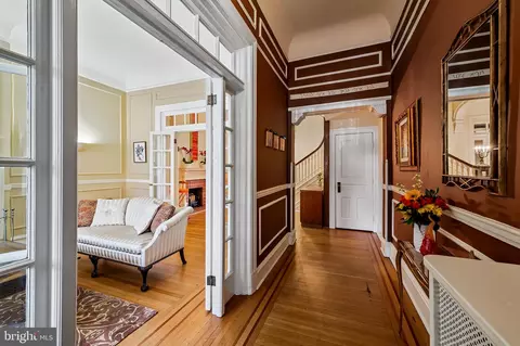 Entry Way - 2446 Eutaw Pl, Baltimore, MD 21217 photo 2 of 12