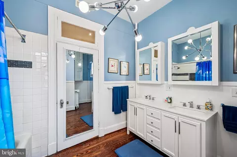 Bath - 2446 Eutaw Pl, Baltimore, MD 21217 photo 5 of 6