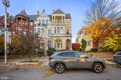 Exterior - 2446 Eutaw Pl, Baltimore, MD 21217 photo 16 of 16