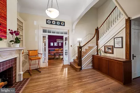 Entry Way - 2446 Eutaw Pl, Baltimore, MD 21217 photo 6 of 12