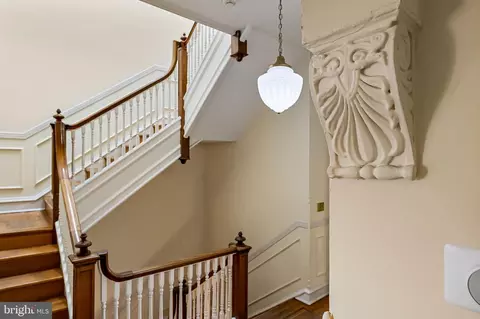 Entry Way - 2446 Eutaw Pl, Baltimore, MD 21217 photo 11 of 12