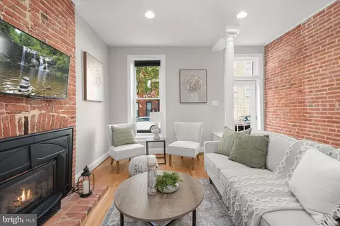 Living - 1605 Light St, Baltimore, MD 21230 photo 1 of 1