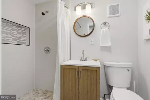 Bath - 7420 Park Heights Ave, Pikesville, MD 21208 photo 4 of 4