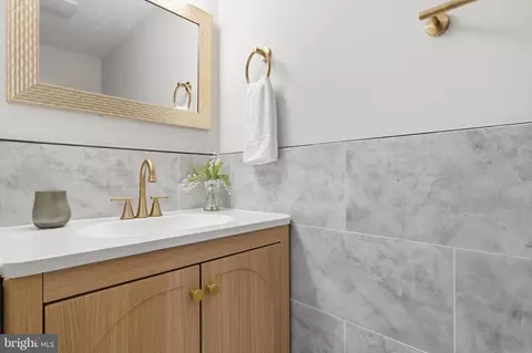 Bath - 7420 Park Heights Ave, Pikesville, MD 21208 photo 3 of 4