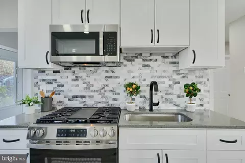 Kitchen - 5805 Key Ave, Baltimore, MD 21215 photo 6 of 7