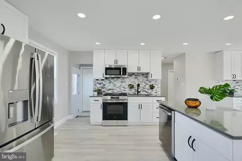 Kitchen - 5805 Key Ave, Baltimore, MD 21215 photo 3 of 7