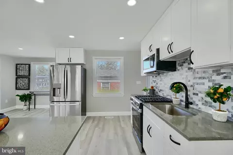 Kitchen - 5805 Key Ave, Baltimore, MD 21215 photo 2 of 7