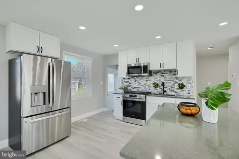 Kitchen - 5805 Key Ave, Baltimore, MD 21215 photo 5 of 7