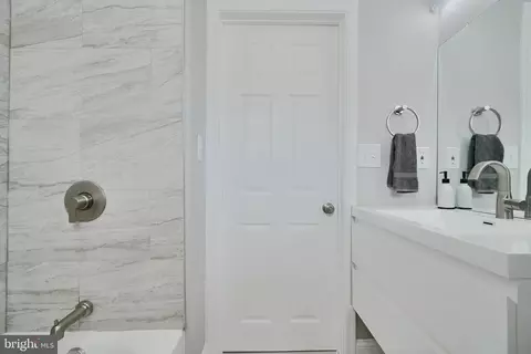 Bath - 5805 Key Ave, Baltimore, MD 21215 photo 1 of 5