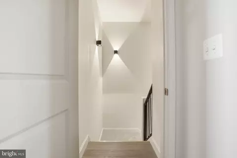 Entry Way - 713 E 20th St, Baltimore, MD 21218 photo 12 of 18