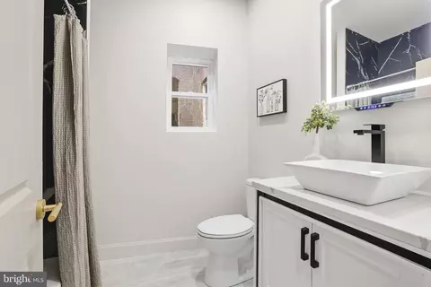 Bath - 713 E 20th St, Baltimore, MD 21218 photo 6 of 9