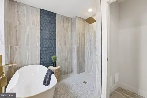 Bath - 713 E 20th St, Baltimore, MD 21218 photo 5 of 9