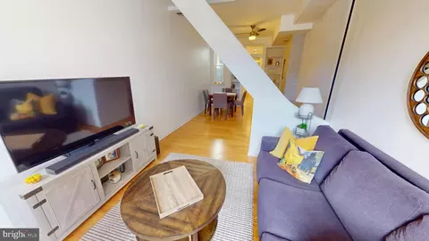Entry Way - 511 S Chapel St, Baltimore, MD 21231 photo 1 of 15