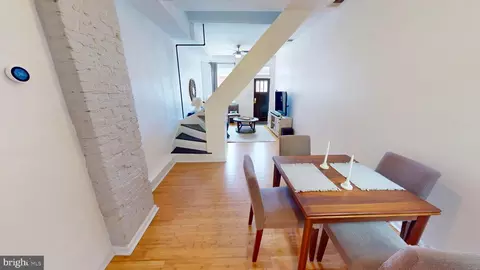 Entry Way - 511 S Chapel St, Baltimore, MD 21231 photo 4 of 15