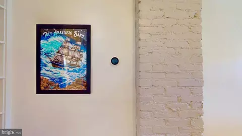 Entry Way - 511 S Chapel St, Baltimore, MD 21231 photo 5 of 15