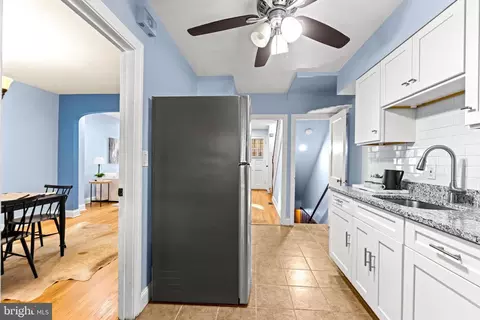 Entry Way - 3807 Kimble Rd, Baltimore, MD 21218 photo 4 of 8