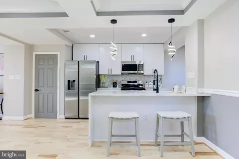 Entry Way - 3012 Hanlon Ave, Baltimore, MD 21216 photo 7 of 13