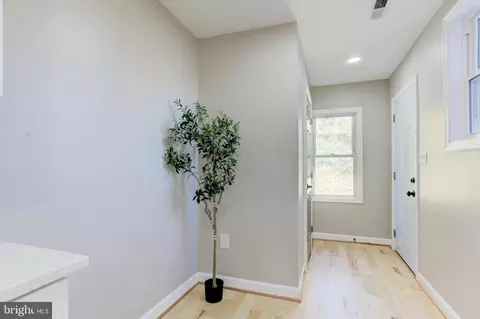 Entry Way - 3012 Hanlon Ave, Baltimore, MD 21216 photo 9 of 13