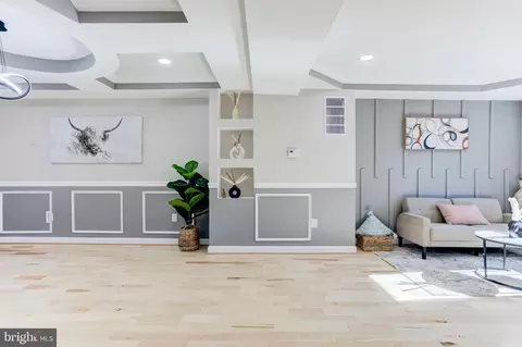 Entry Way - 3012 Hanlon Ave, Baltimore, MD 21216 photo 3 of 13