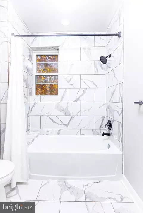 Bath - 24 S Tremont Rd, Baltimore, MD 21229 photo 1 of 5