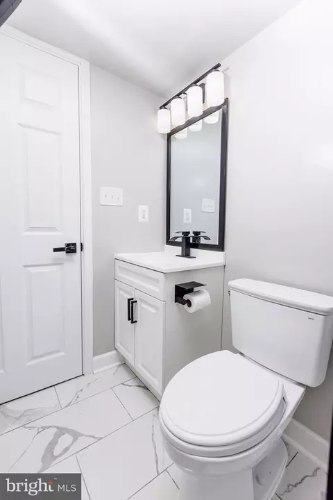 Bath - 24 S Tremont Rd, Baltimore, MD 21229 photo 5 of 5